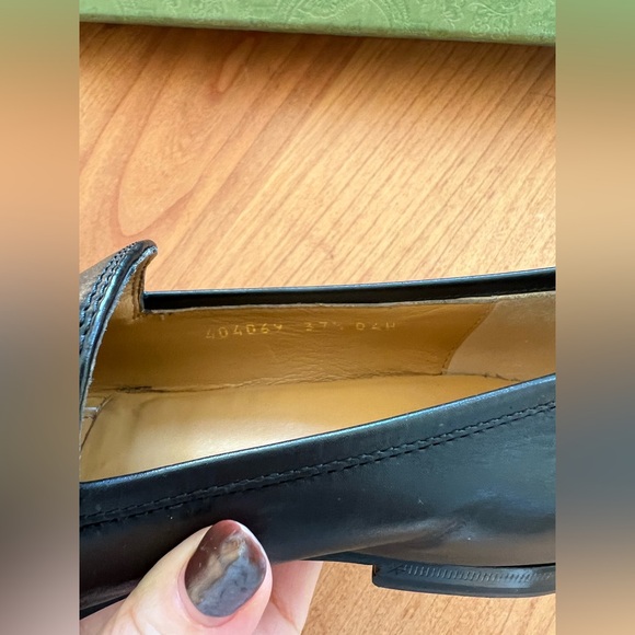 Brand new (in box) authentic women’s Gucci Jordan loafers - Picture 8 of 9